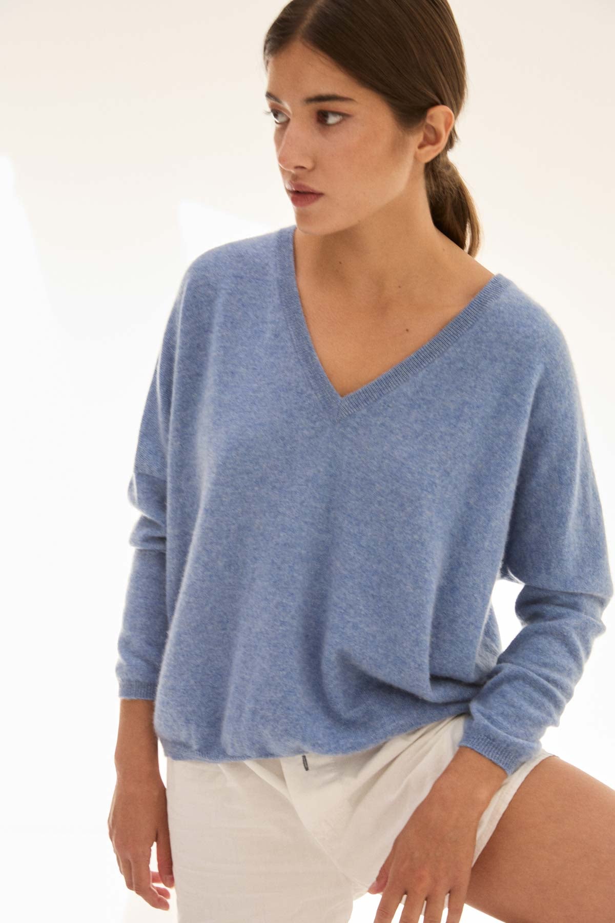 Cashmere V-neck sweater – Stone